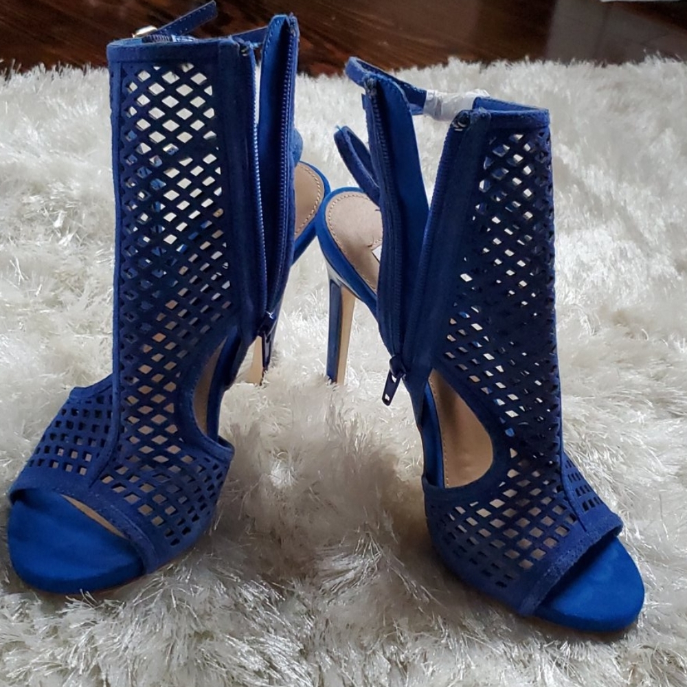 Brand New Steve Madden Blue Faux Suede 6.5 Heels